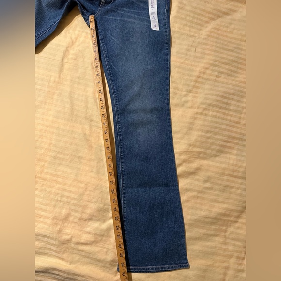 Old Navy flared jeans. Size 4. - Picture 4 of 5
